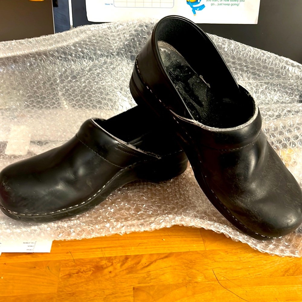 Dansko clogs black